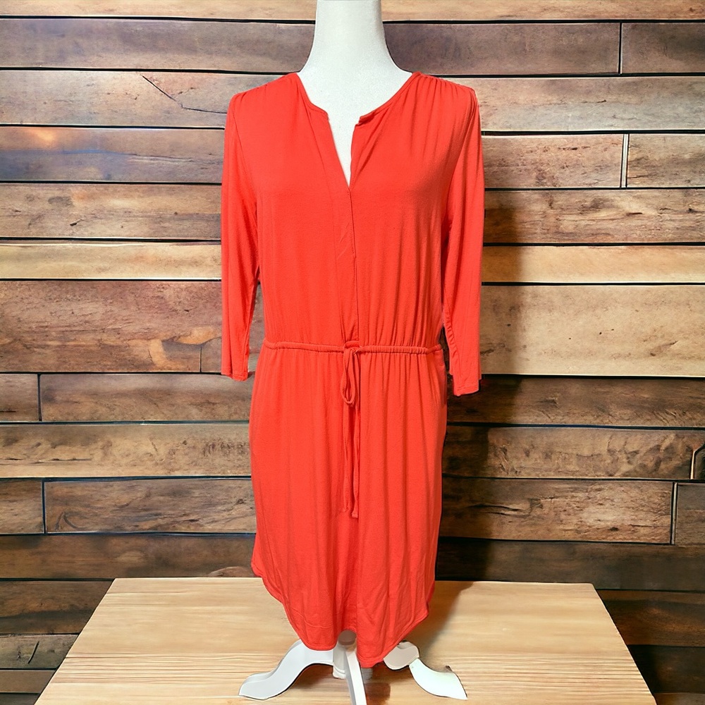 Like new, knee length dress, size L